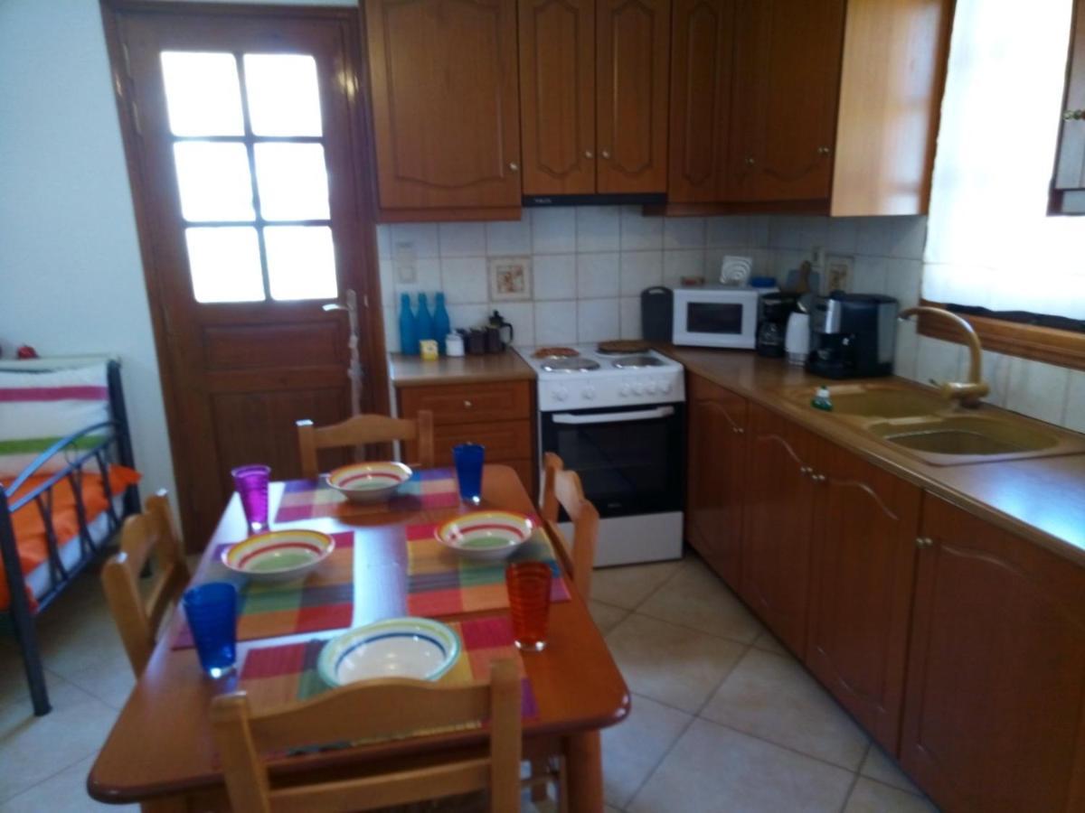 Appartamento Delicatessen House Leonídion Esterno foto